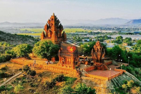 Visit Po Nagar Cham towers